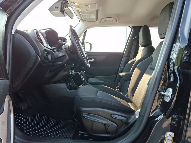 Used 2017 Jeep Renegade Latitude w/ Cold Weather Group AWD/4WD image 15