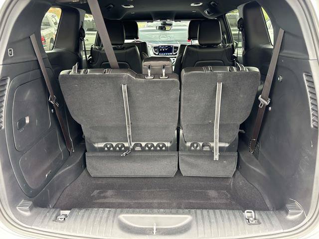 Used 2023 Chrysler Pacifica Touring-L w/ S Appearance Package FWD image 15