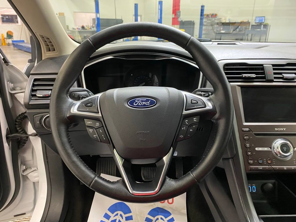 Used 2020 Ford Fusion Titanium AWD/4WD image 19