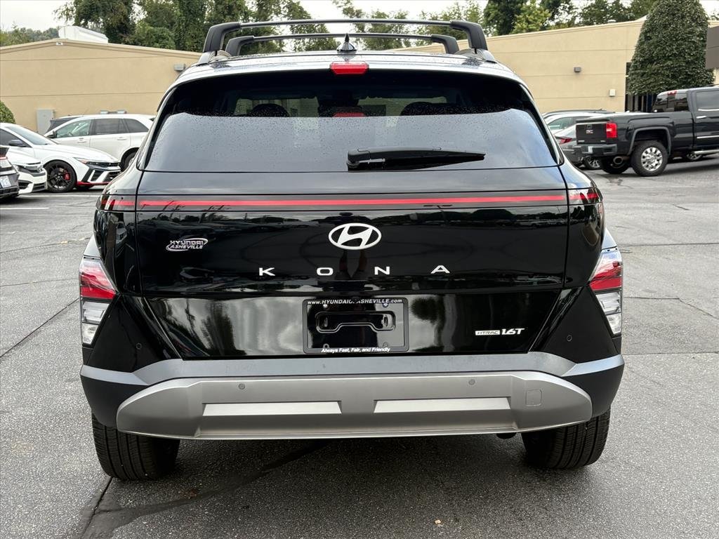 Certified 2025 Hyundai Kona Limited AWD/4WD image 4