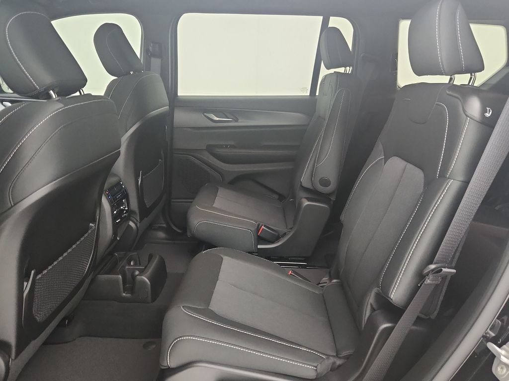New 2026 Jeep Grand Cherokee L Laredo AWD/4WD image 28