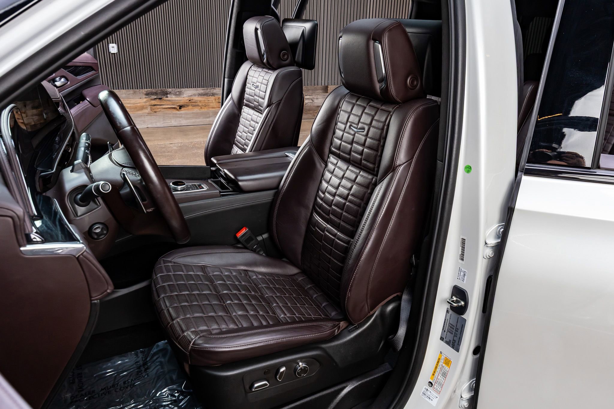Used 2023 Cadillac Escalade ESV V AWD/4WD image 29