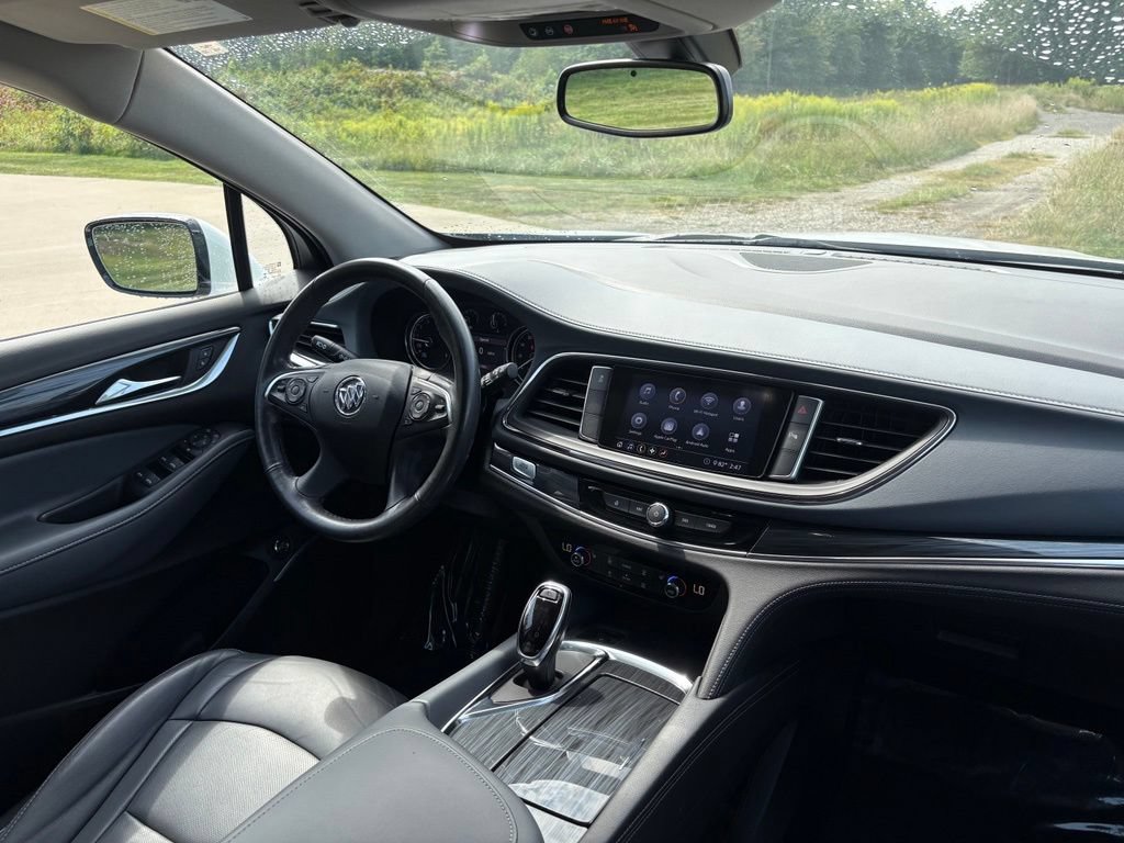 Used 2021 Buick Enclave Essence FWD image 5