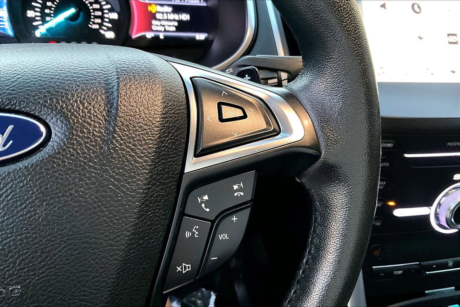 Used 2017 Ford Edge Titanium w/ Technology Package image 47