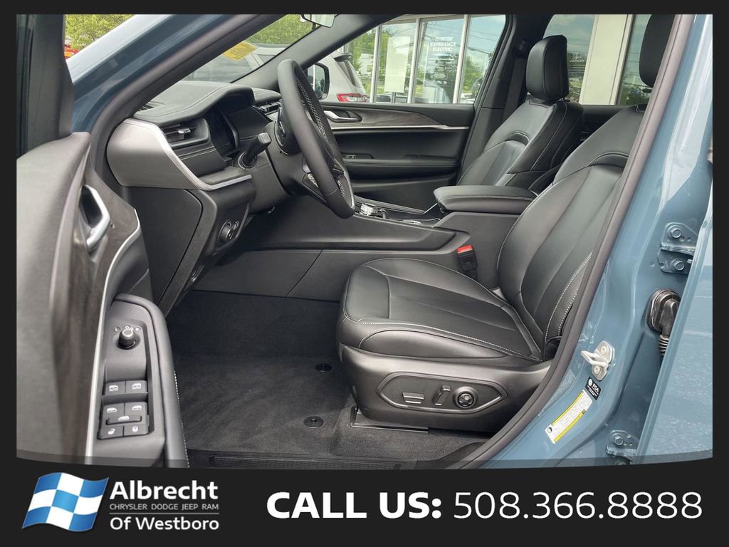 New 2026 Jeep Grand Cherokee Limited AWD/4WD image 10
