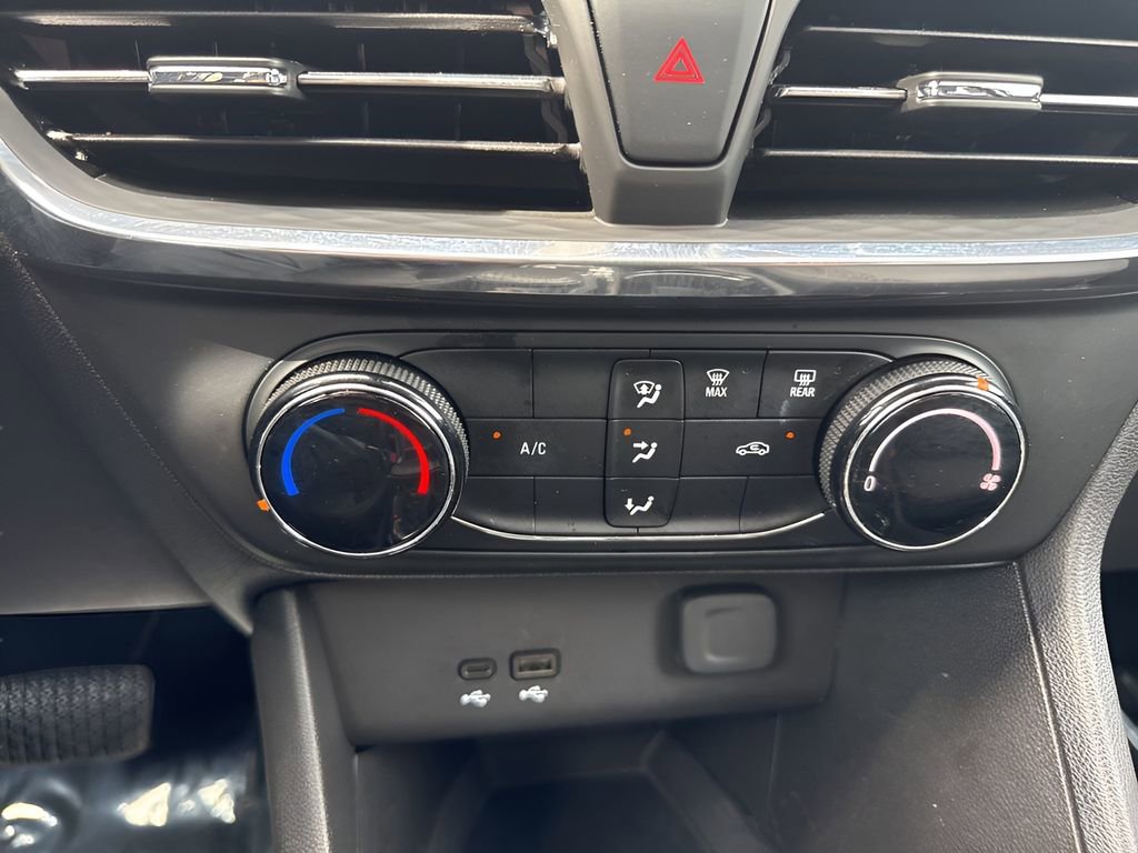 Used 2025 Buick Encore GX Preferred image 17