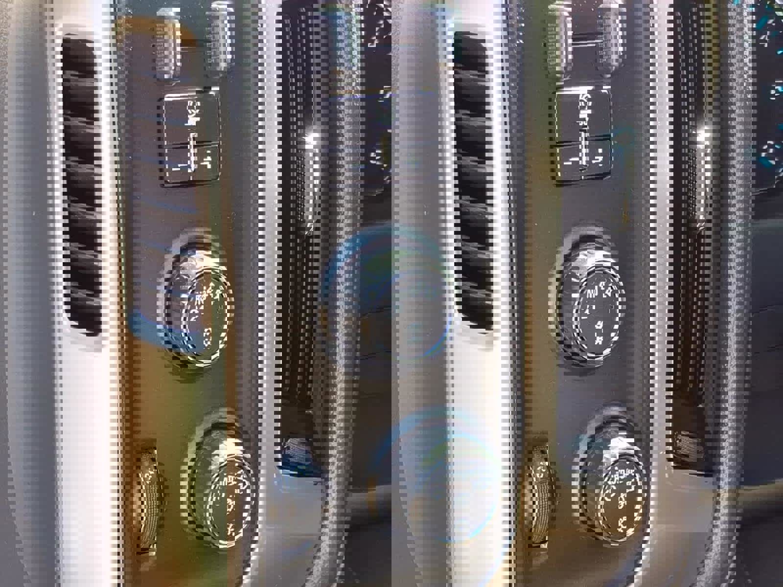 Used 2017 GMC Sierra 1500 Denali w/ Denali Ultimate Package image 7