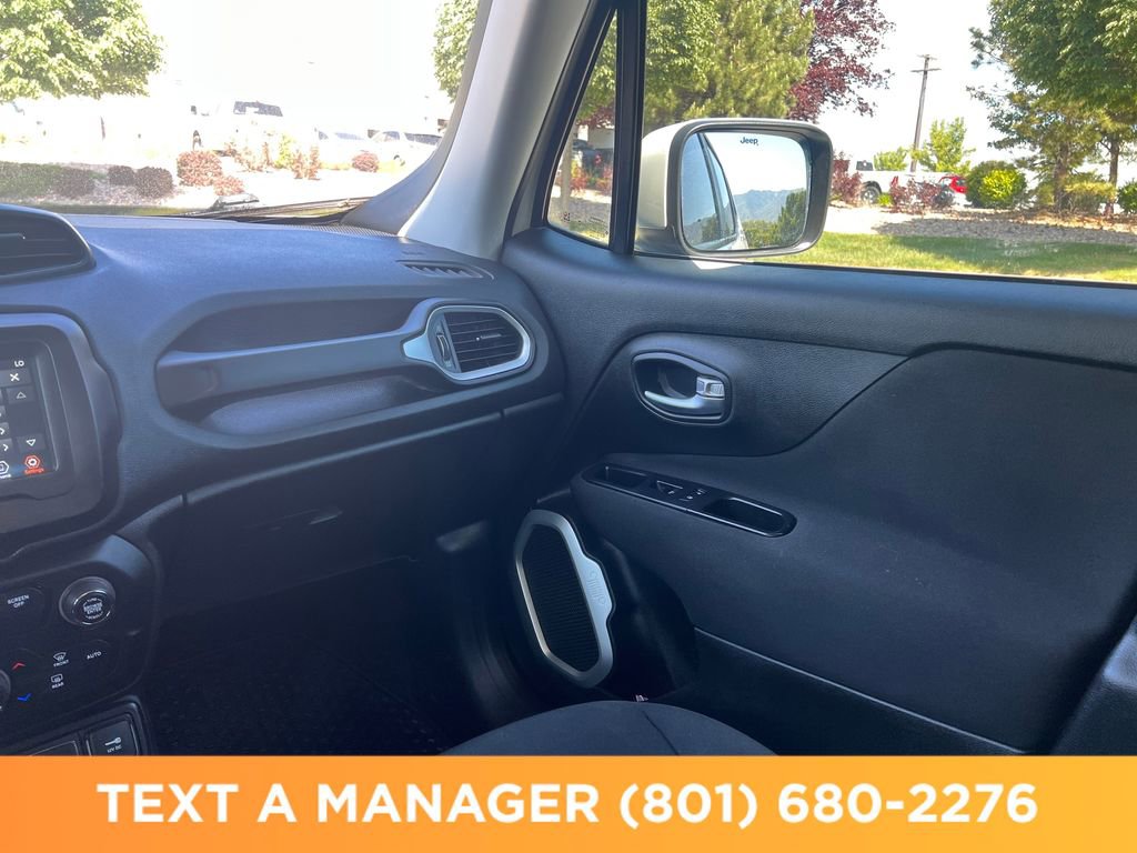 Used 2019 Jeep Renegade Latitude w/ Cold Weather Group AWD/4WD image 28