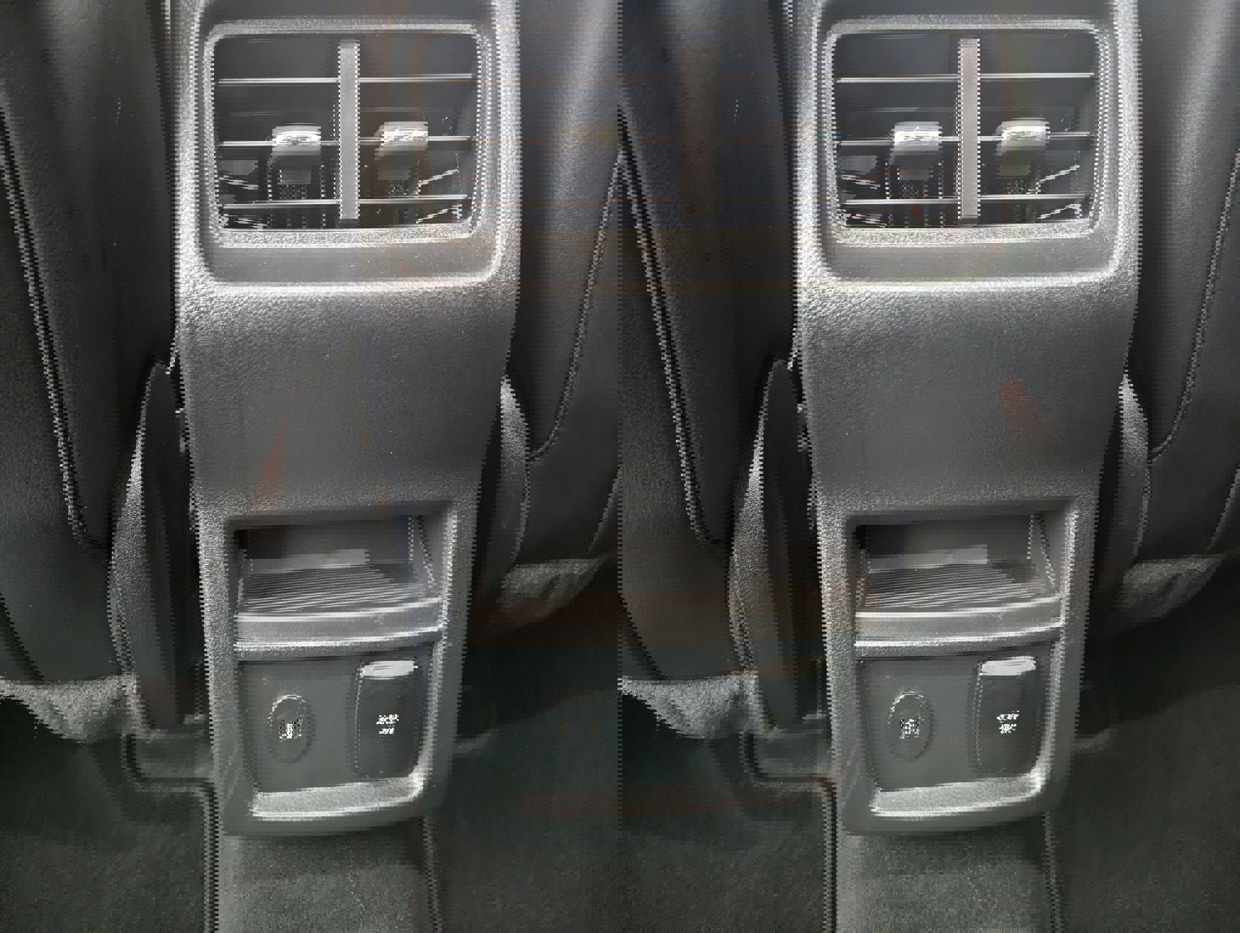 Used 2024 Ford Edge SEL w/ Convenience Package image 12