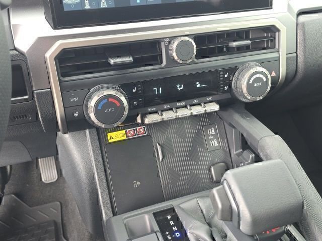 Certified 2025 Toyota 4Runner TRD Off-Road Premium image 30