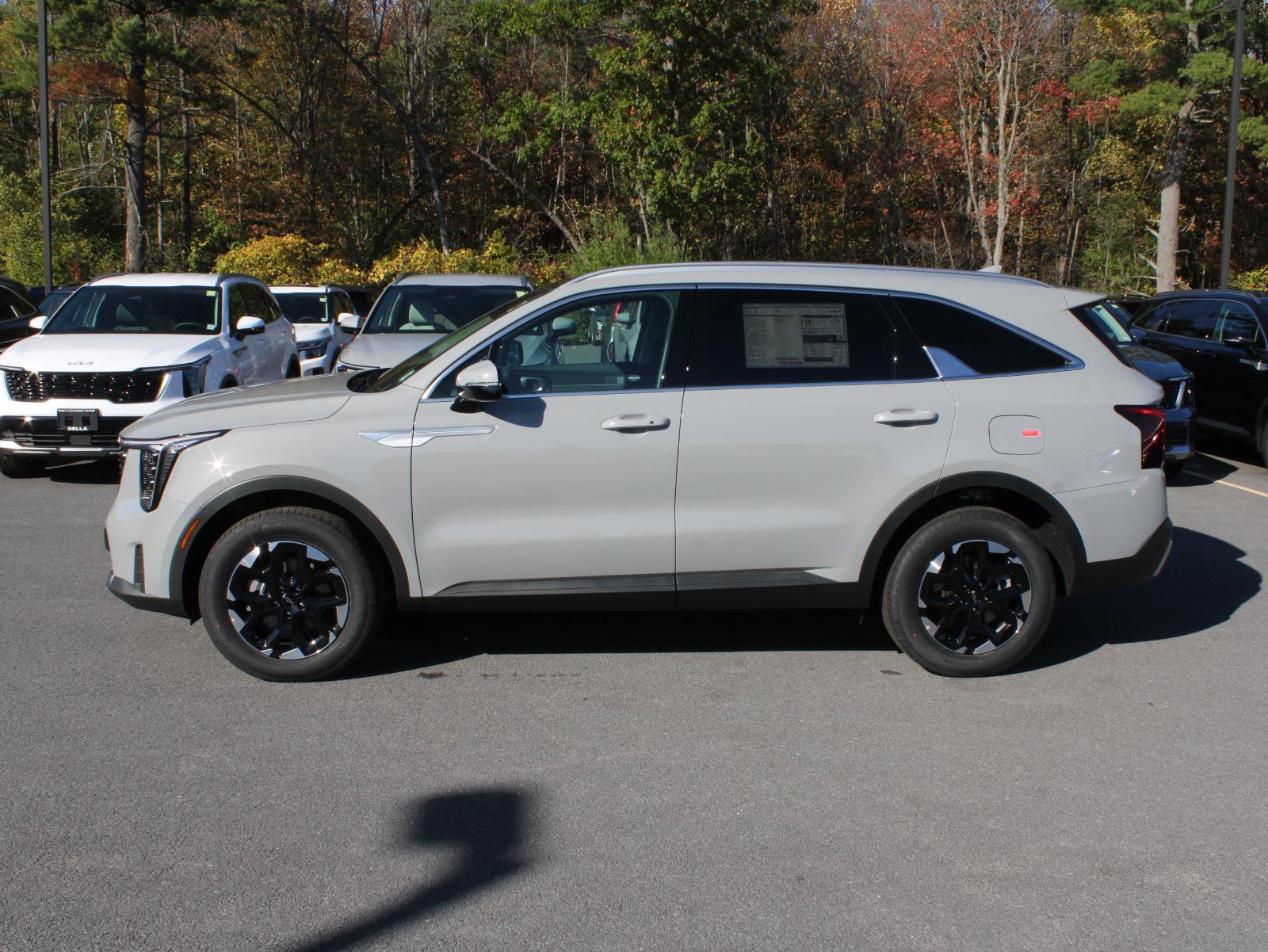 New 2026 Kia Sorento S image 5