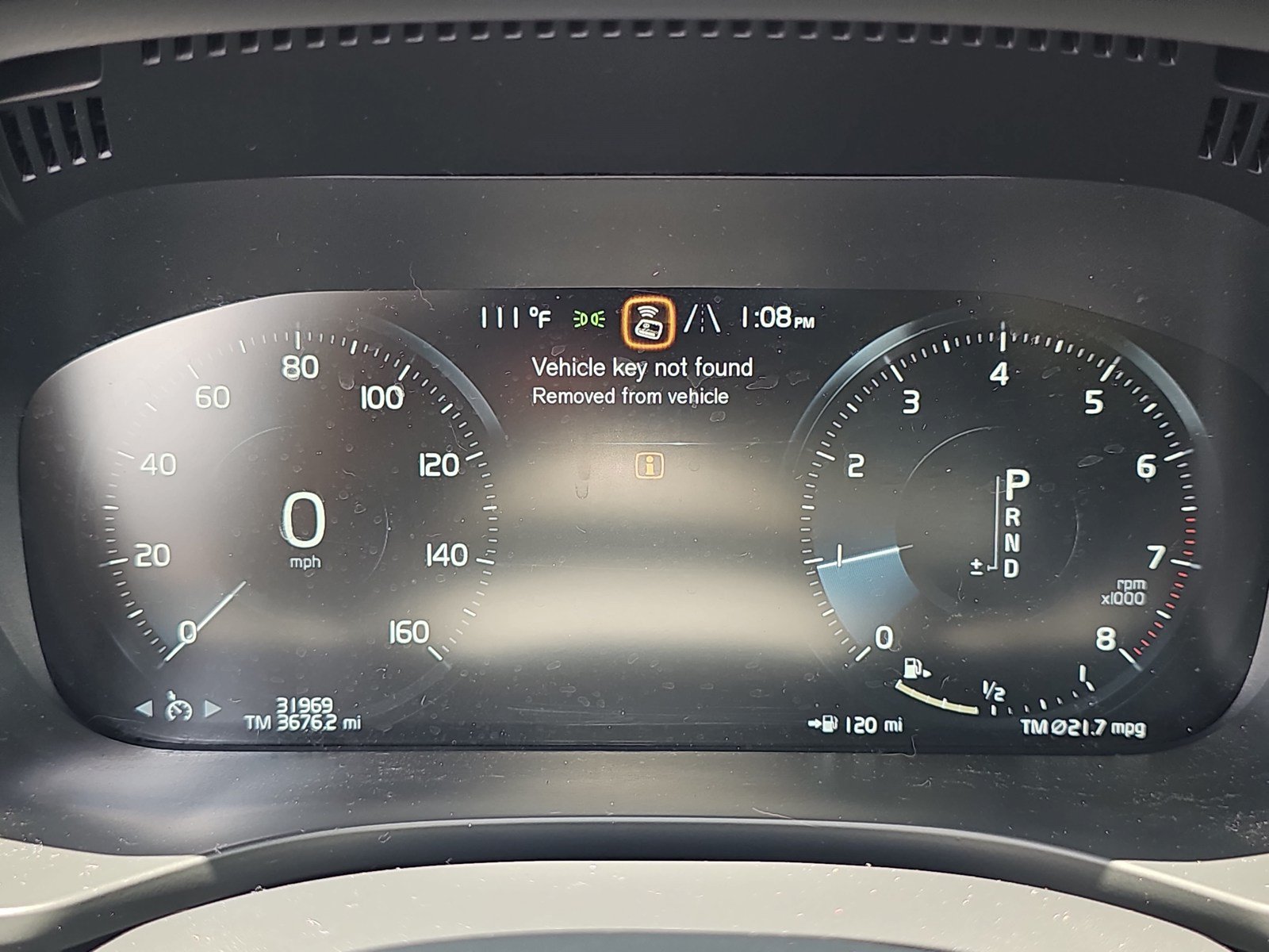Used 2019 Volvo XC60 T6 Momentum w/ Multimedia Package AWD/4WD image 22
