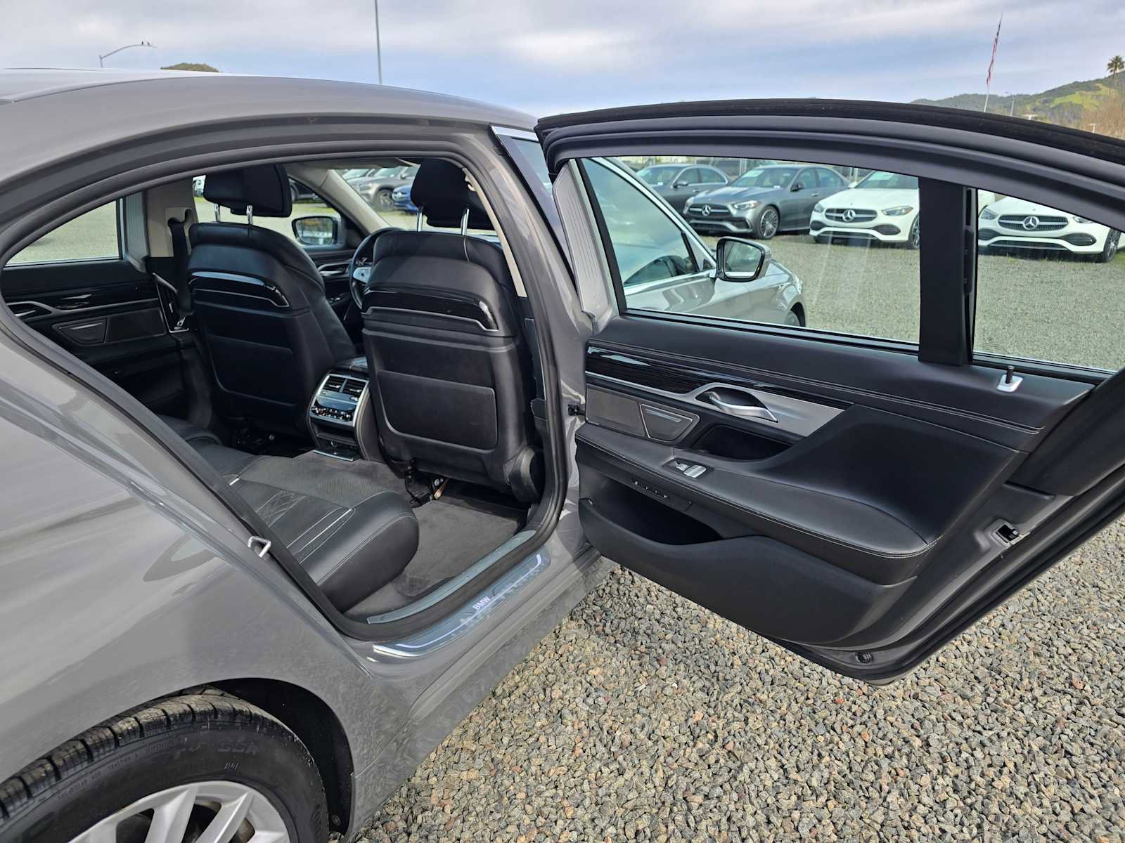 Used 2020 BMW 745e xDrive image 14