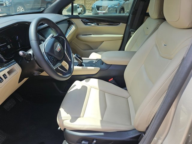 Used 2017 Cadillac XT5 FWD w/ LPO, Wheel Lock Package image 14