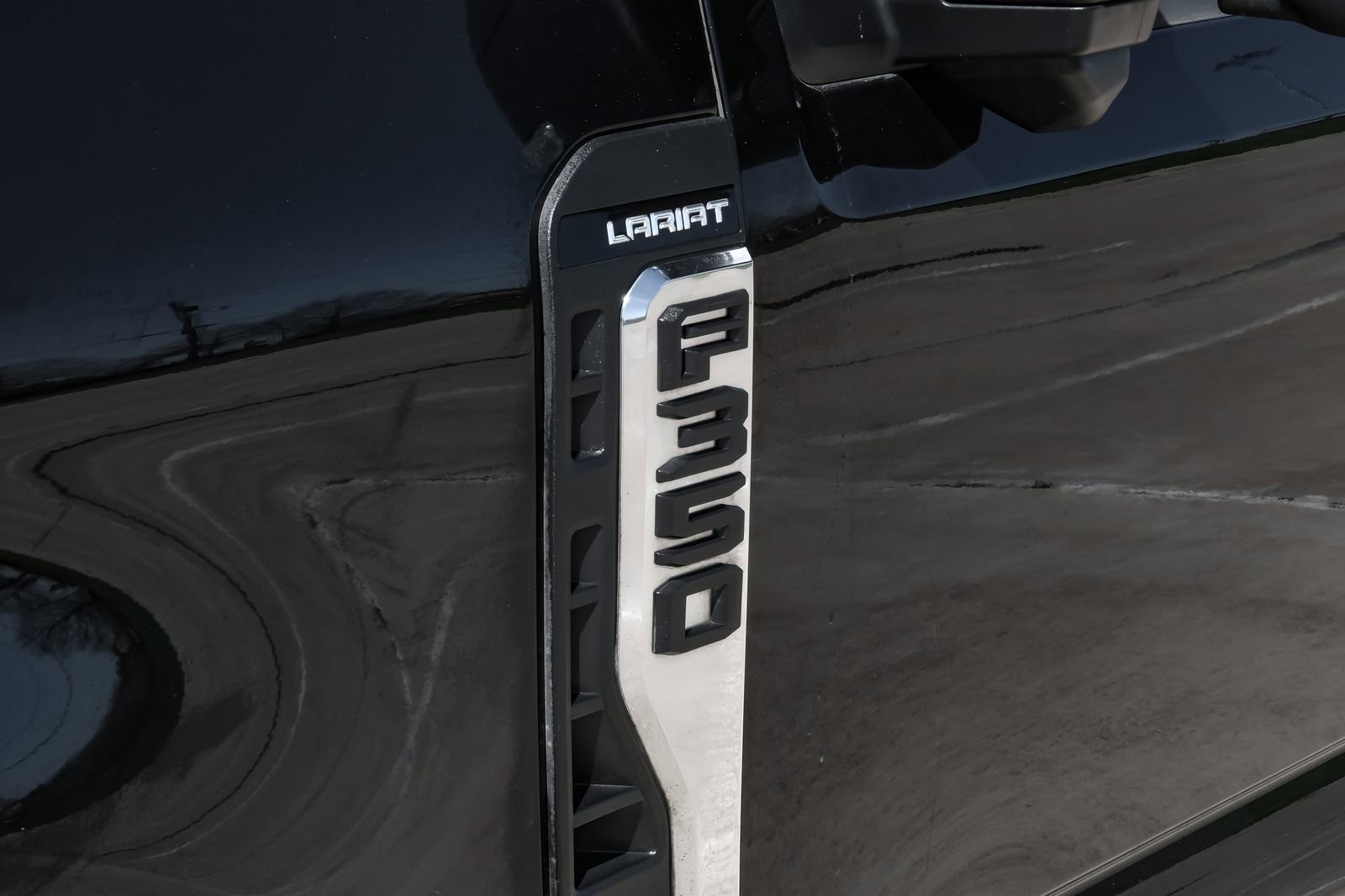 Used 2023 Ford F350 Lariat image 52