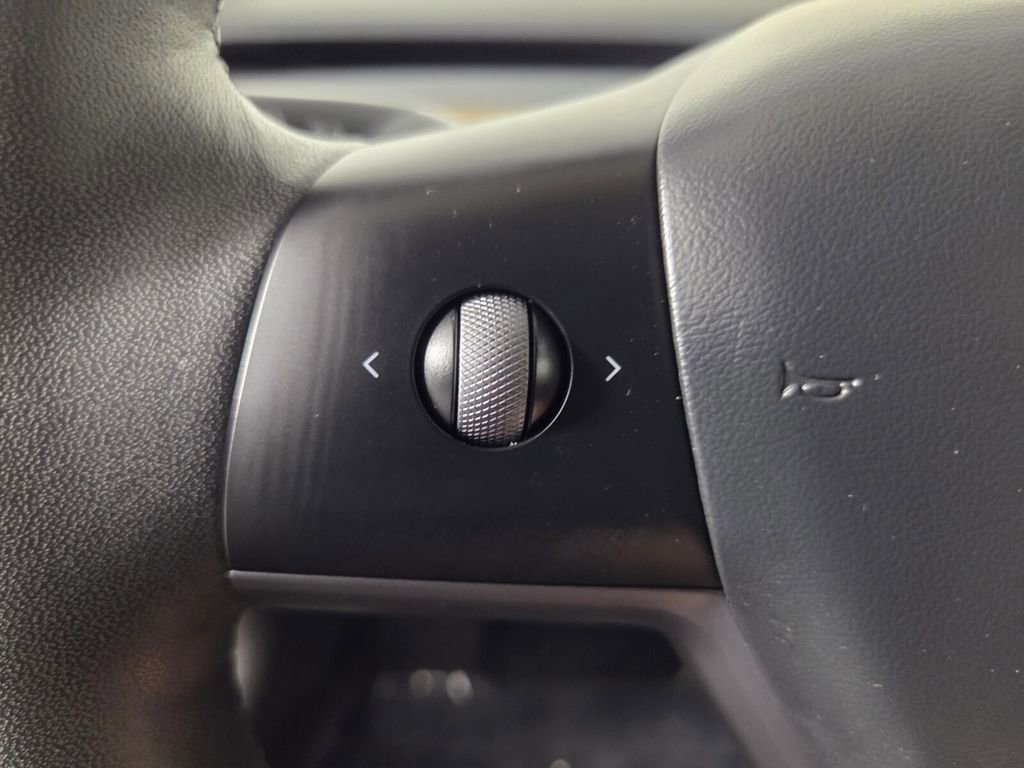 Used 2023 Tesla Model 3 Standard Range image 20