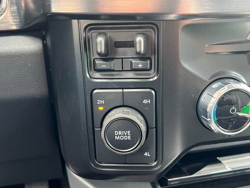 New 2025 Ford F250 Lariat image 32