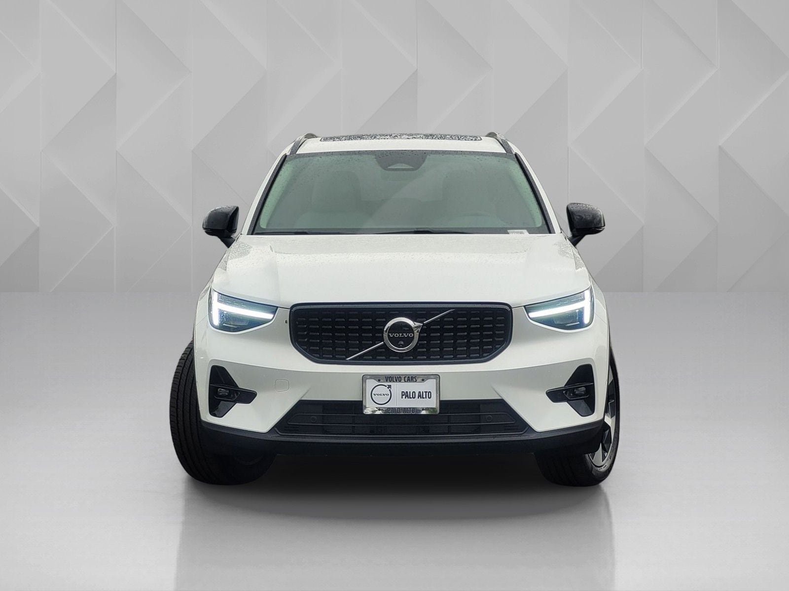 New 2026 Volvo XC40 B5 Plus w/ Protection Package Premier AWD/4WD image 2