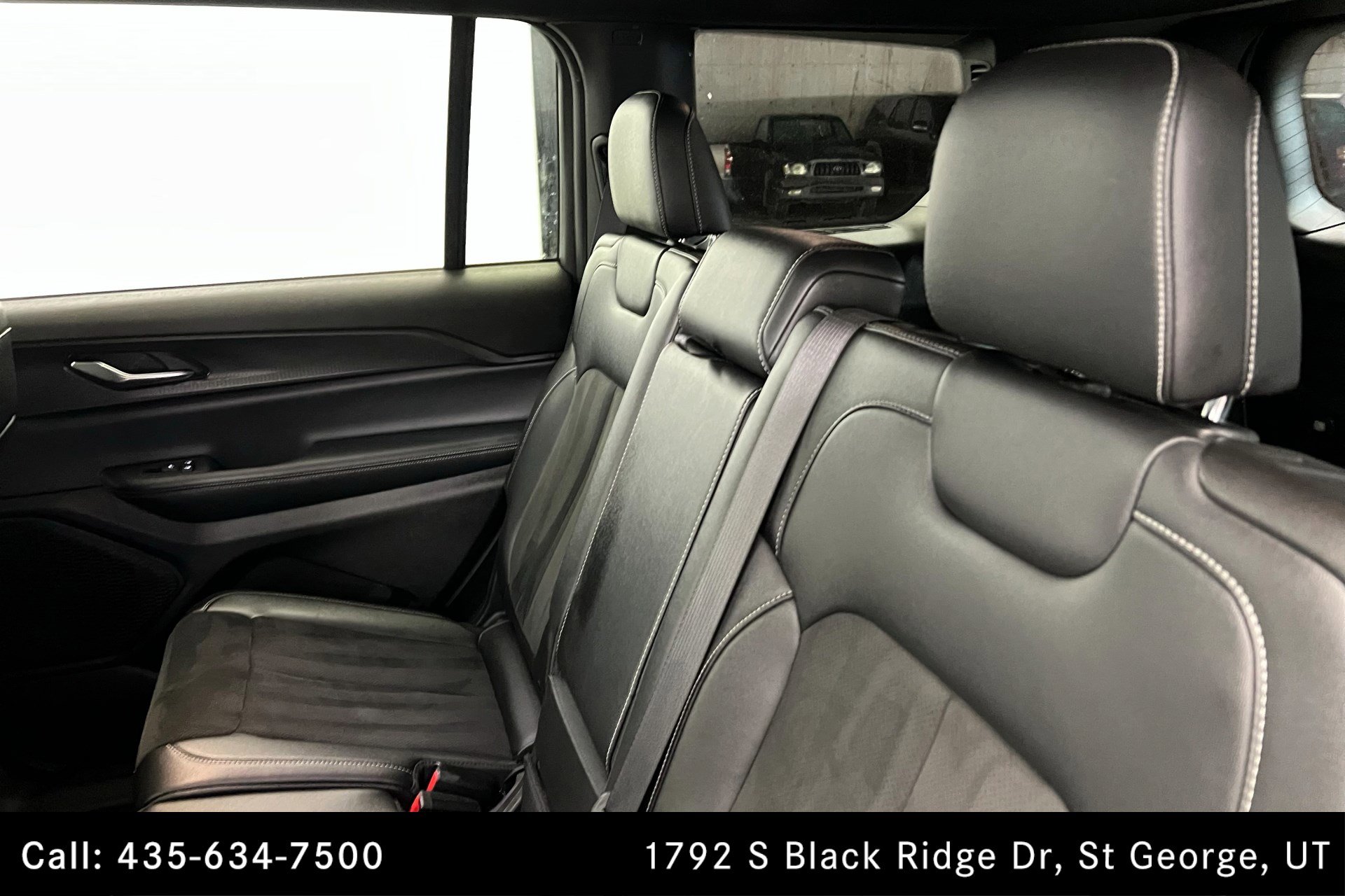 Used 2024 Jeep Grand Cherokee L Laredo image 20