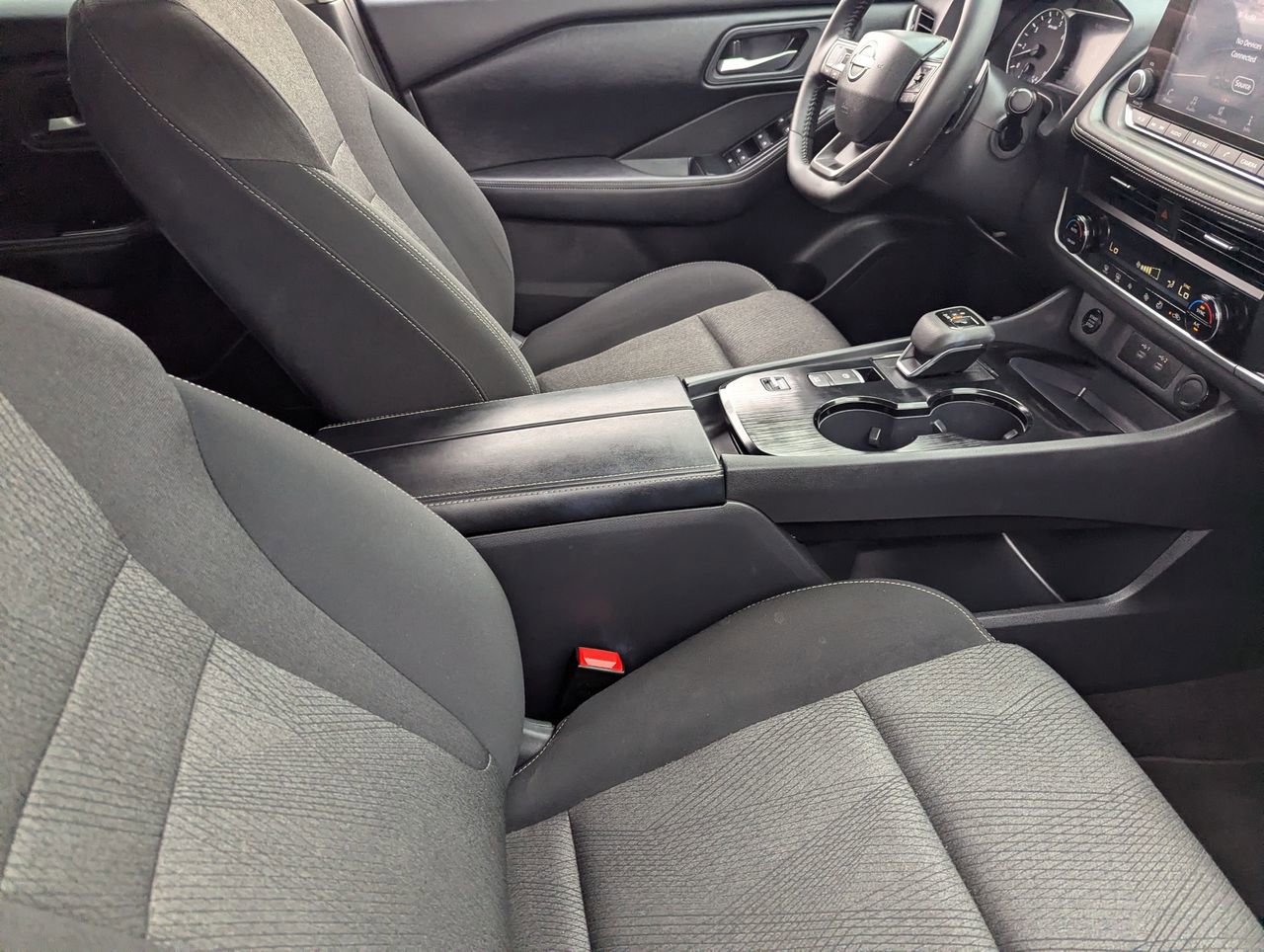 Certified 2025 Nissan Rogue SV FWD image 12