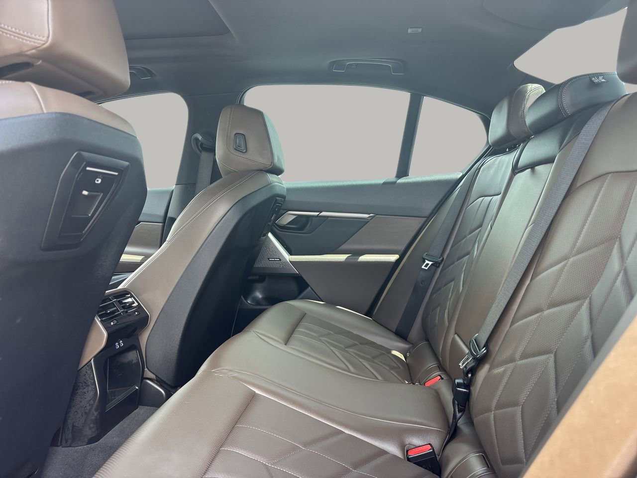 Used 2024 BMW 540i xDrive w/ M Sport Package AWD/4WD image 17