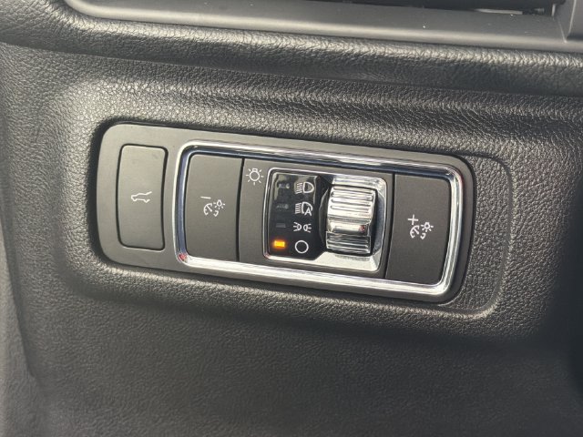 Used 2022 Lincoln Corsair Reserve w/ Elements Package FWD image 8