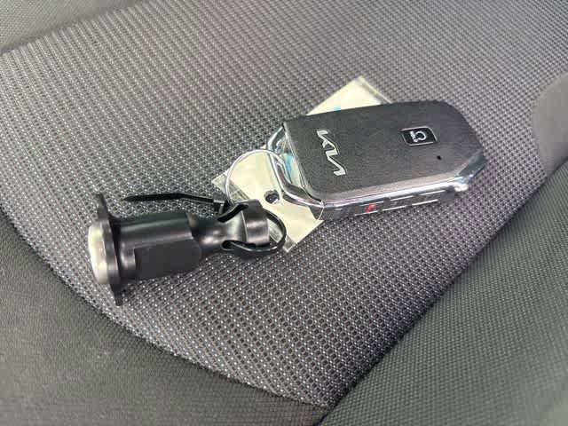 Used 2022 Kia K5 LXS FWD image 24