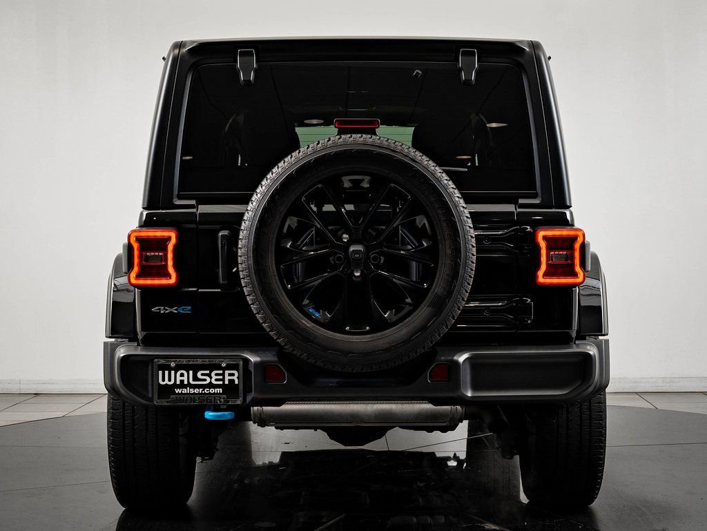 Used 2023 Jeep Wrangler Unlimited Sahara w/ Cold Weather Group image 7