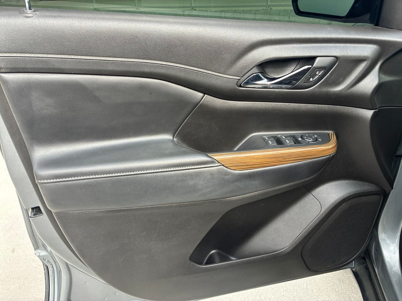 Used 2021 GMC Acadia SLE FWD image 14
