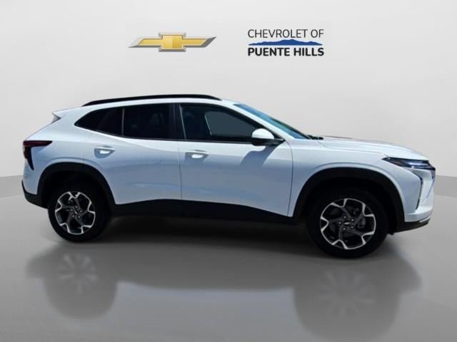 New 2026 Chevrolet Trax LT w/ Sunroof Package FWD image 9