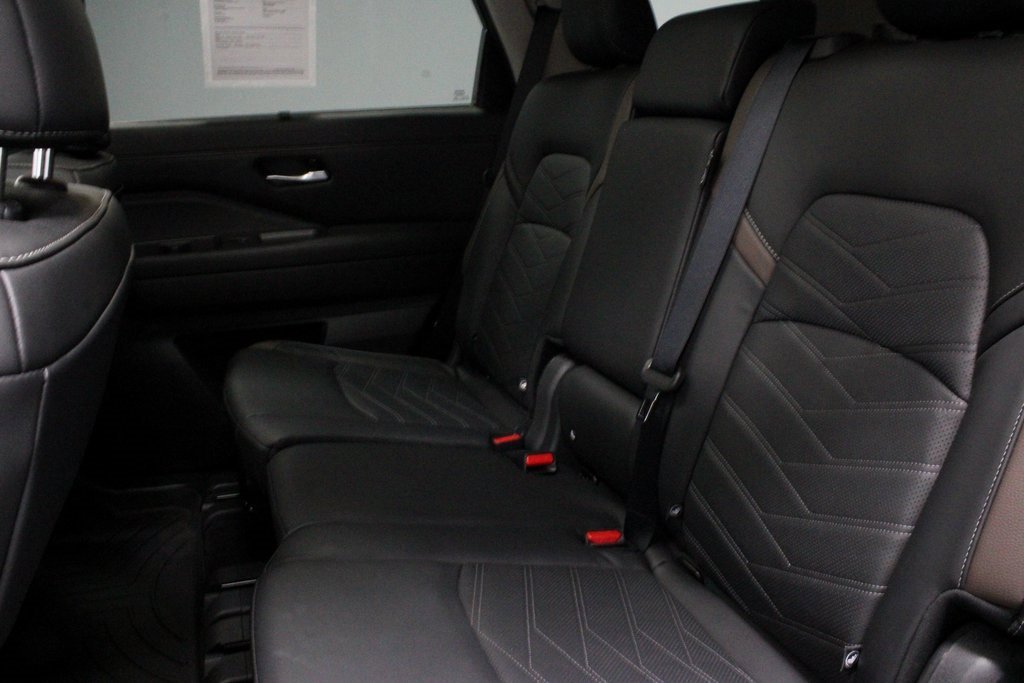 Certified 2025 Nissan Pathfinder Platinum w/ Cargo Package image 24