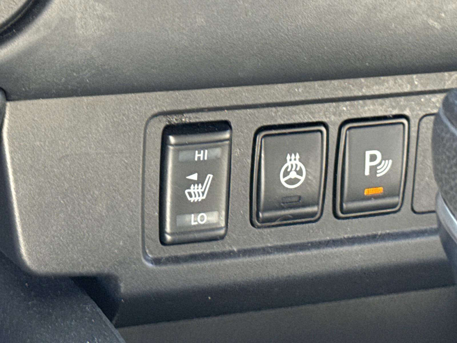 Used 2024 Nissan Frontier SV w/ SV Convenience Package image 15