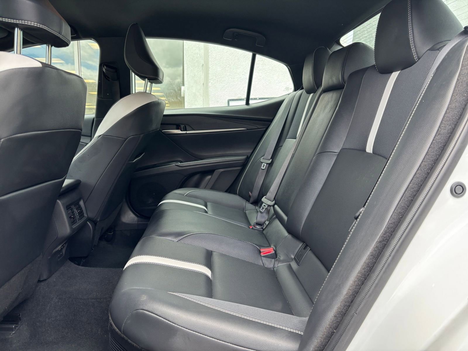 Used 2025 Toyota Camry SE FWD image 27