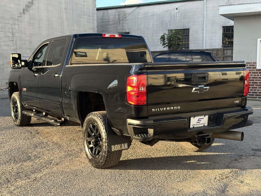 Used 2018 Chevrolet Silverado 2500 LTZ w/ Midnight Edition image 8