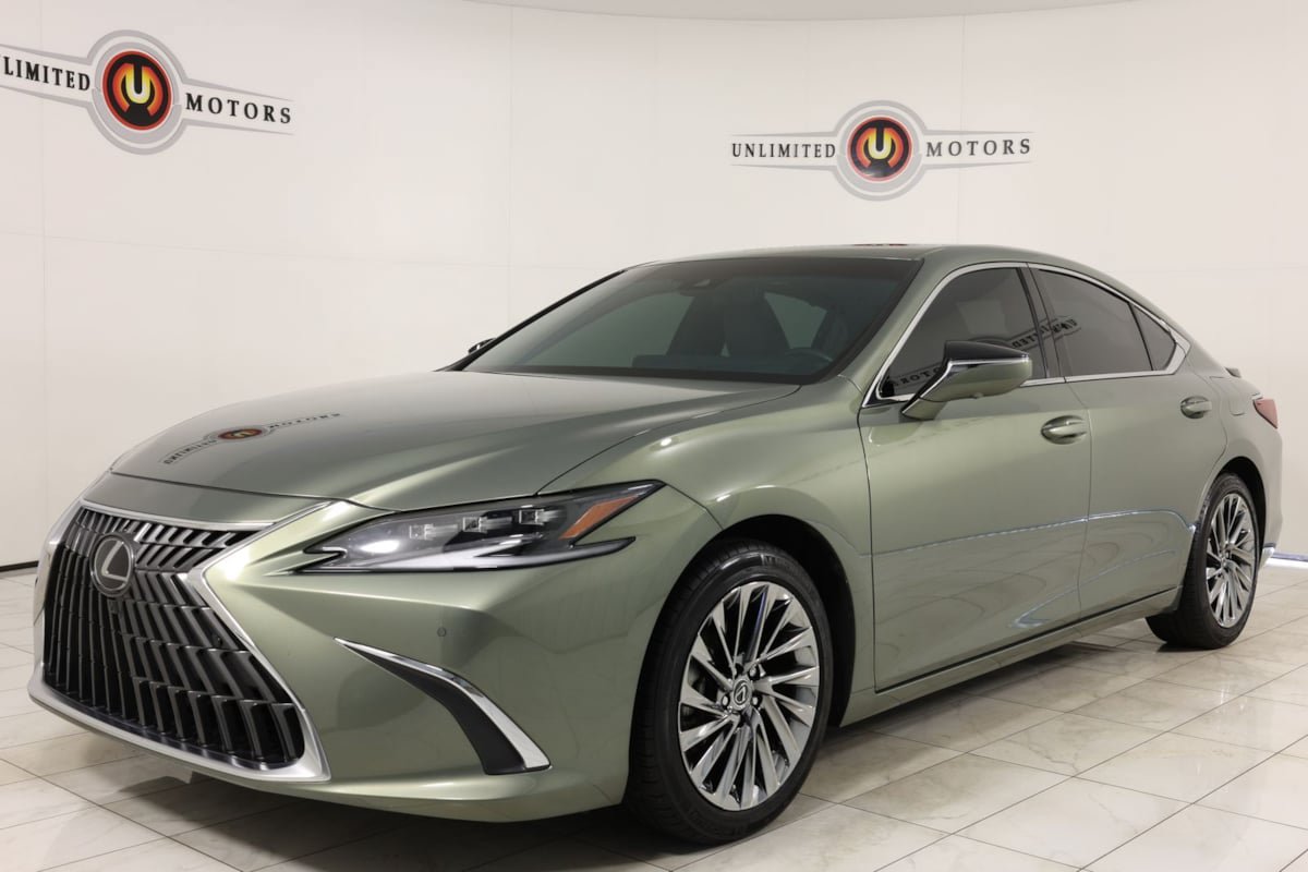 Used 2024 Lexus ES 300h Ultra Luxury w/ Accessory Package (Z2) FWD image 5
