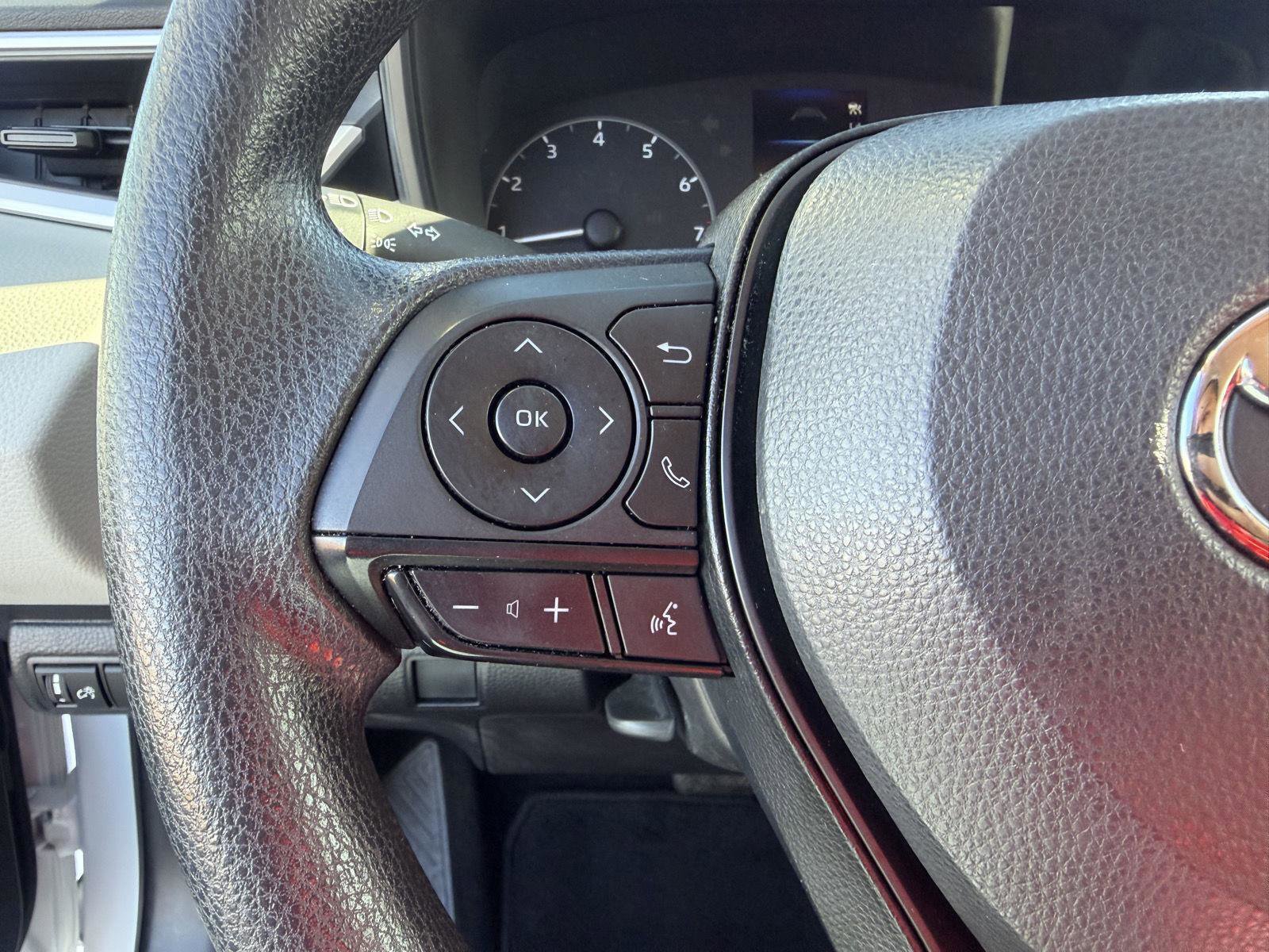 Used 2023 Toyota Corolla LE image 35