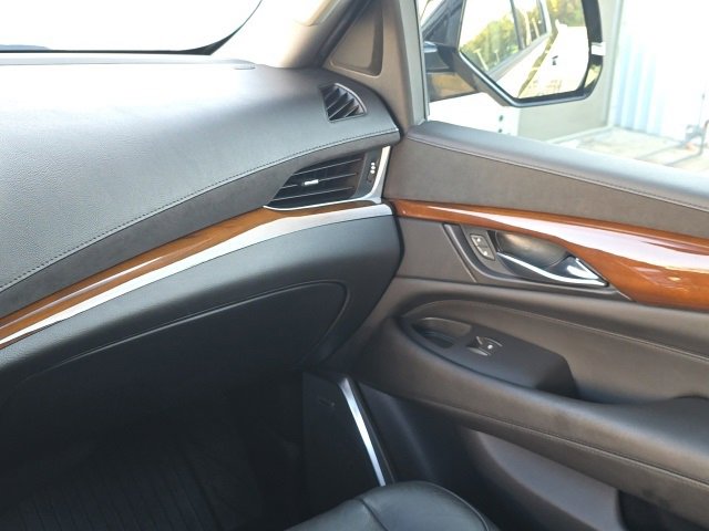 Used 2019 Cadillac Escalade ESV Luxury w/ Escalade Sport Edition image 22