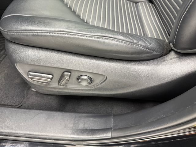 Used 2021 Toyota Highlander XSE FWD image 25