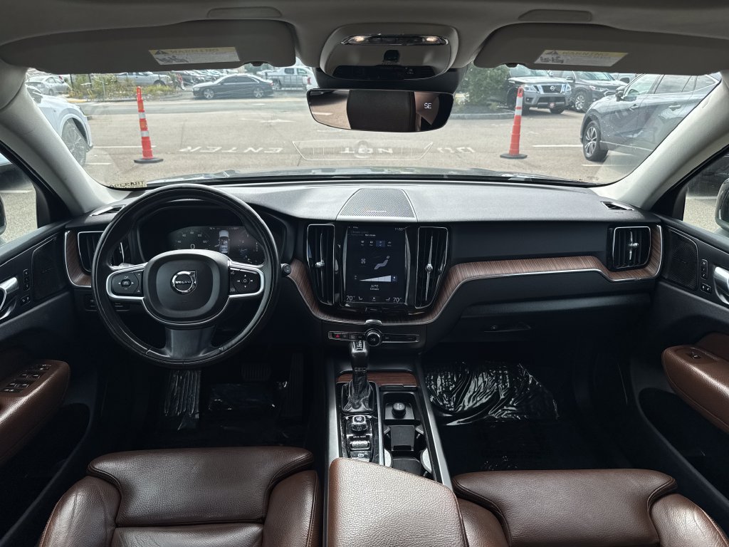 Used 2019 Volvo XC60 T5 Momentum w/ Protection Package Premier AWD/4WD image 12