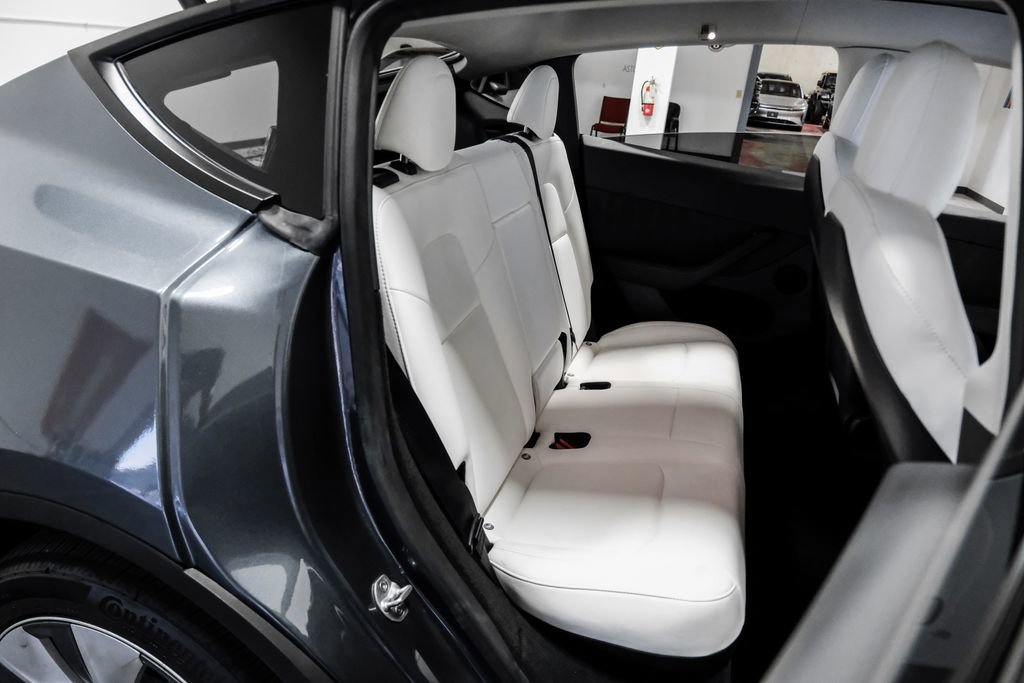 Used 2023 Tesla Model Y Long Range AWD/4WD image 35
