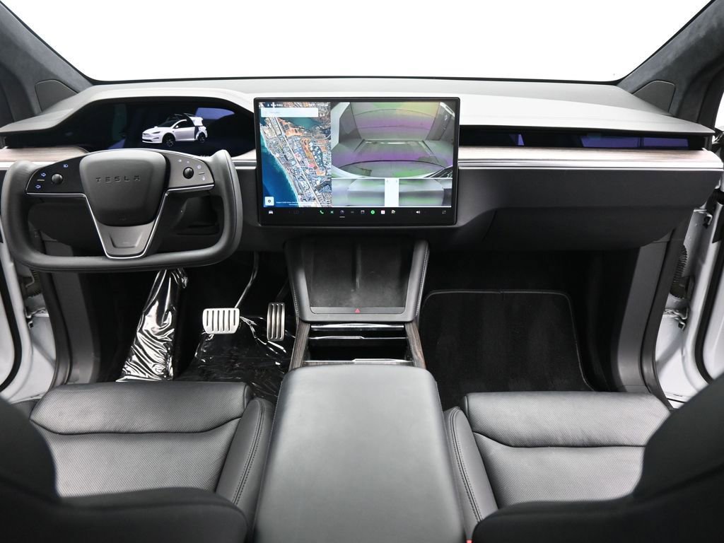 Used 2022 Tesla Model X image 17