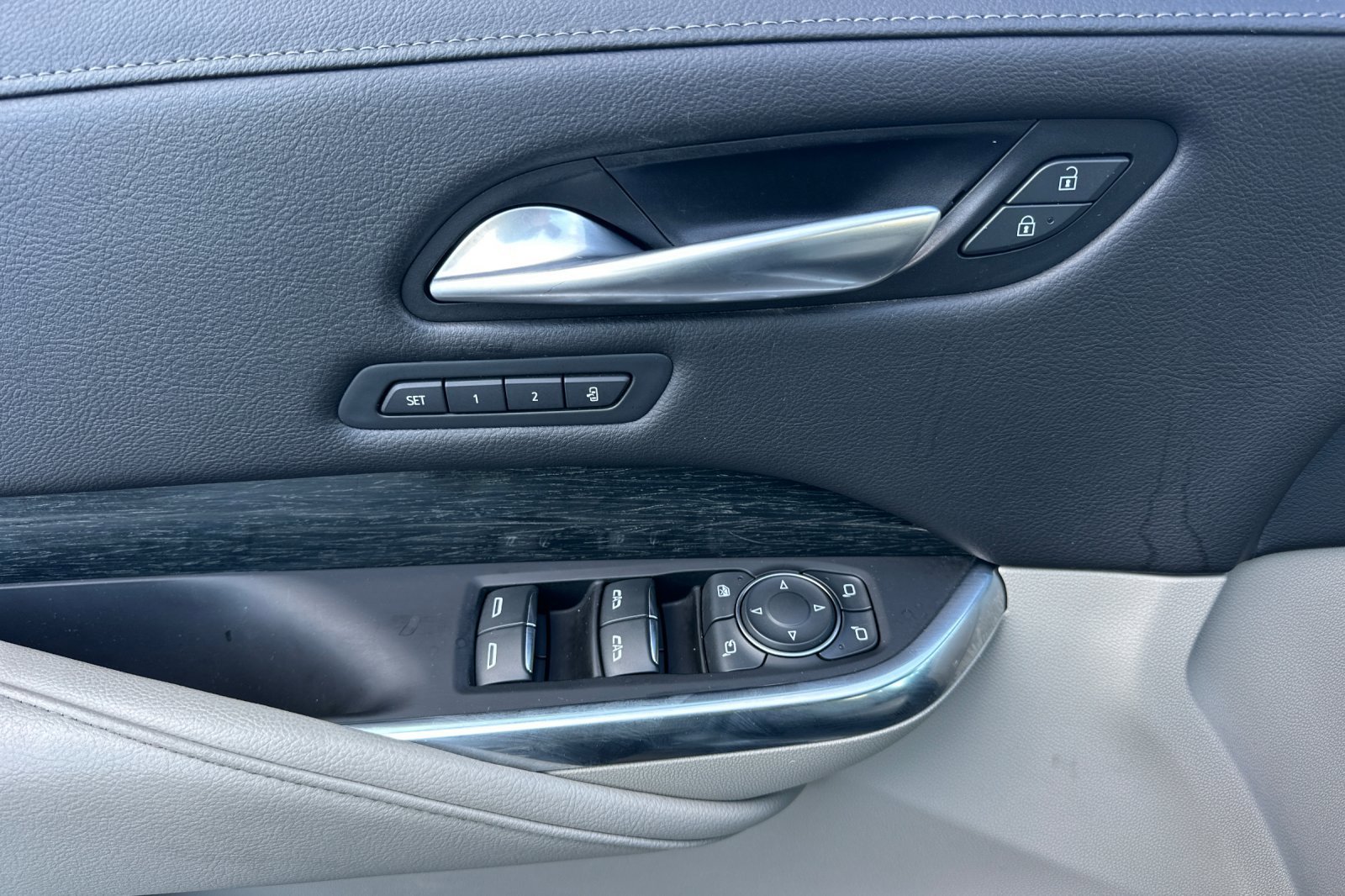 Certified 2023 Cadillac XT4 Premium Luxury image 11