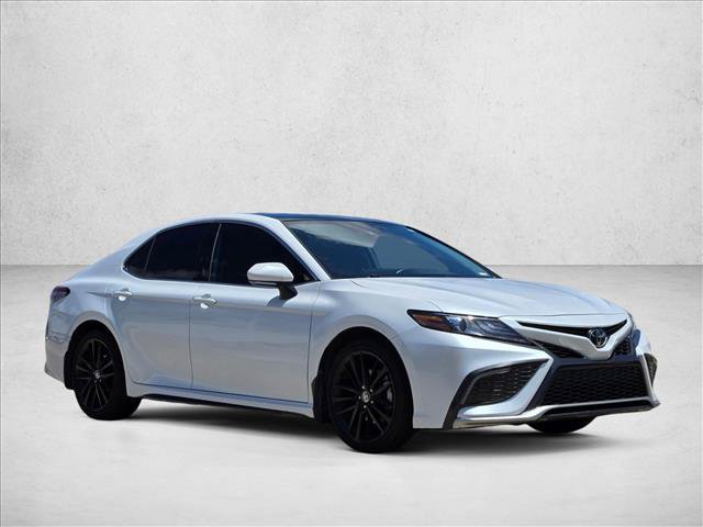 Used 2023 Toyota Camry XSE FWD image 3