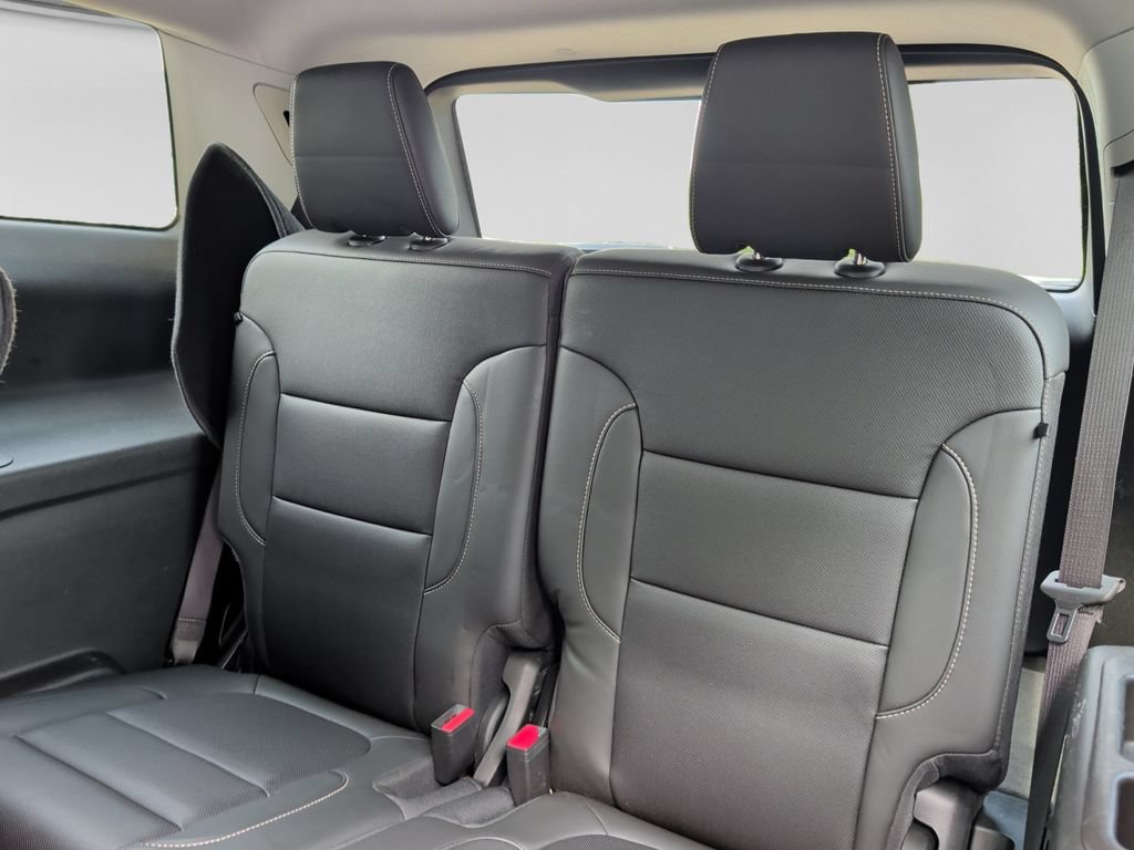 Used 2023 GMC Acadia SLT AWD/4WD image 33
