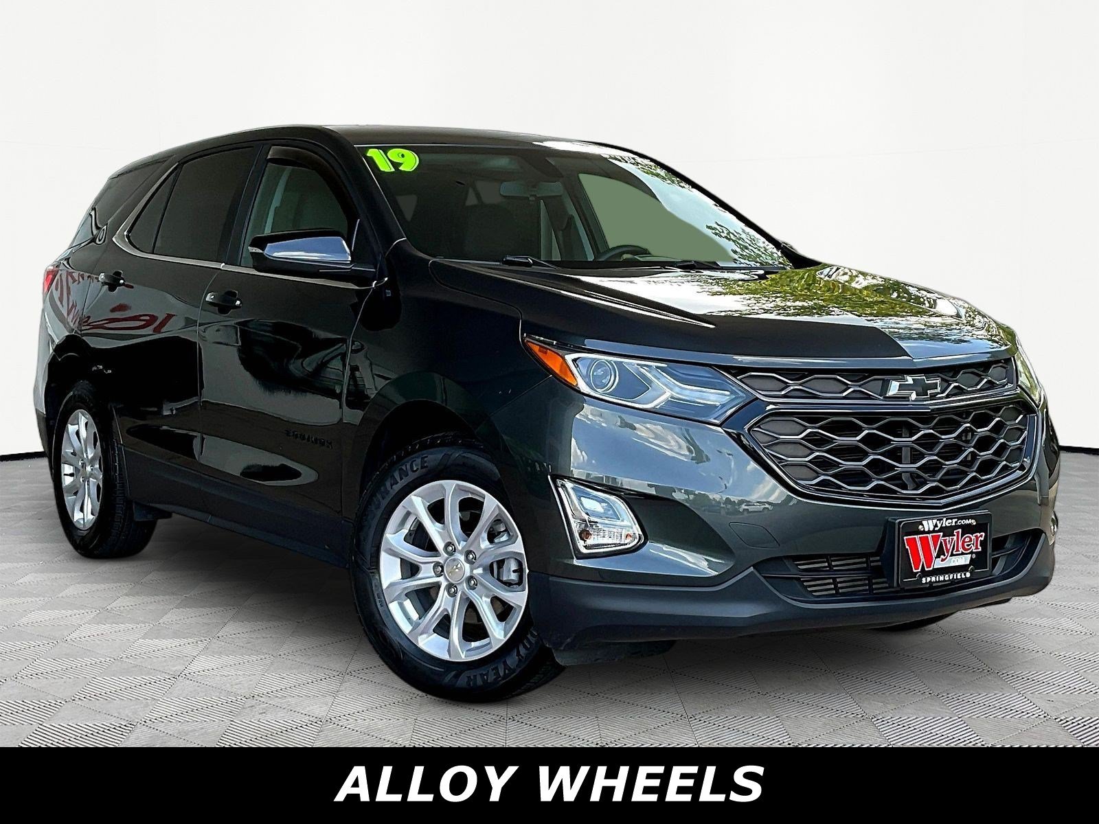 Used 2019 Chevrolet Equinox LT FWD image 3