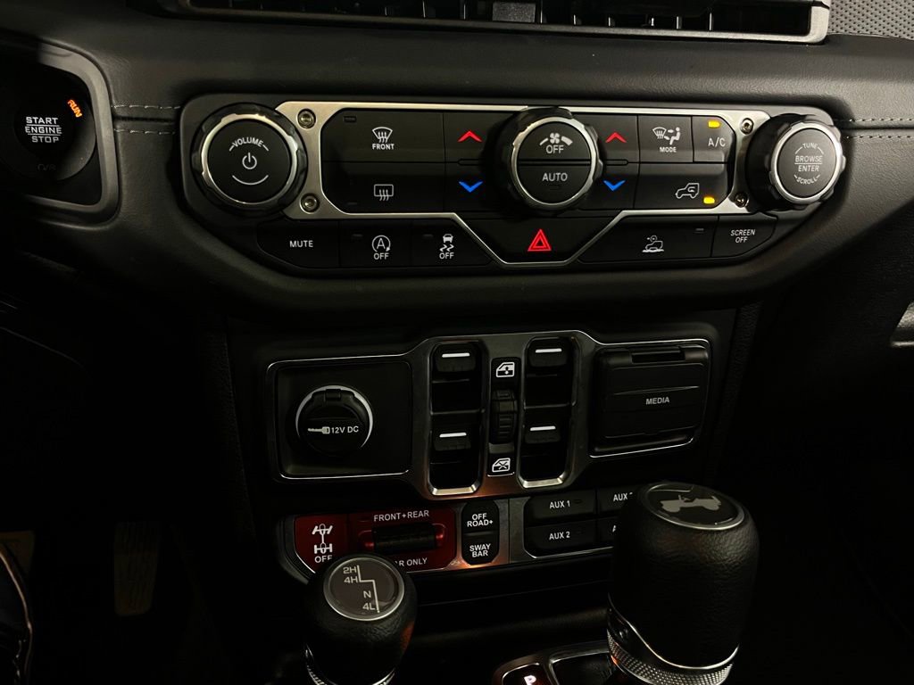 Used 2025 Jeep Wrangler Unlimited Rubicon image 31