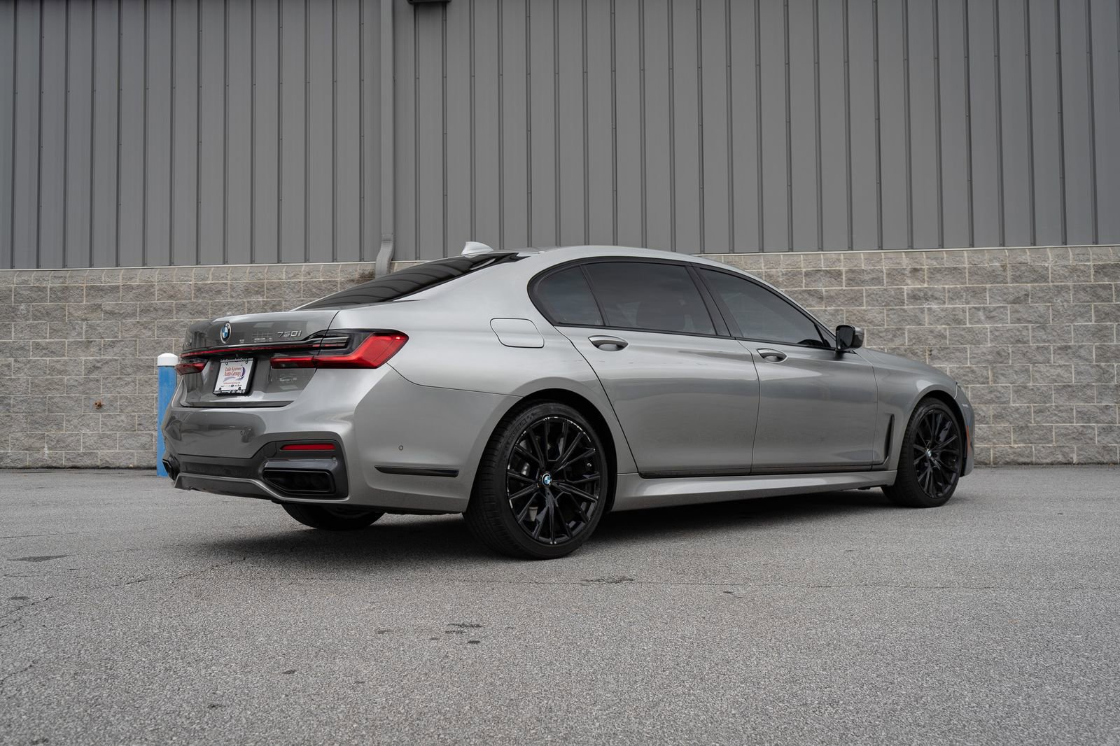 Used 2022 BMW 750i xDrive w/ Autobahn Package image 18