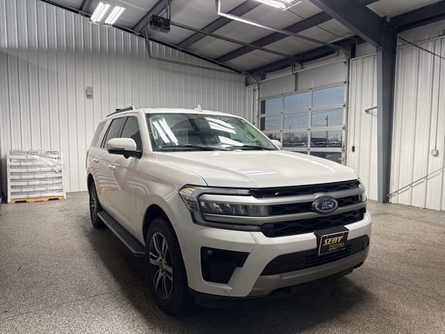 Used 2023 Ford Expedition XLT image 19