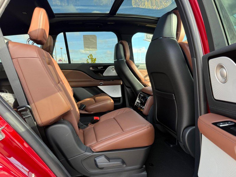 New 2026 Lincoln Aviator Reserve image 6