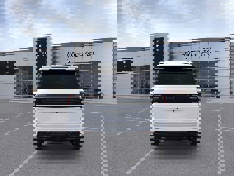 New 2025 Lincoln Navigator Reserve w/ Jet Appearance Package image 5